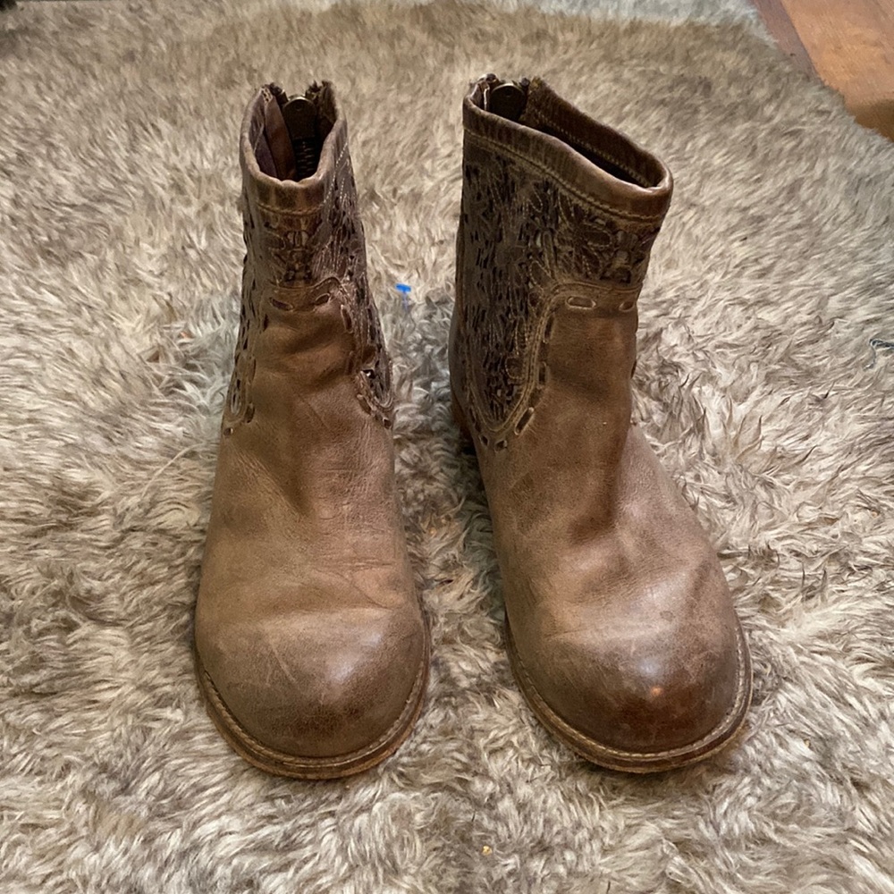 CORRAL LEATHER ANKLE BOOTS WITH ZIPPERS